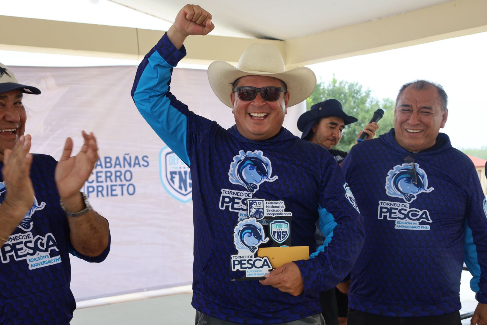 Disfrutan fin de semana extraordinario en Torneo de Pesca de la FNSI