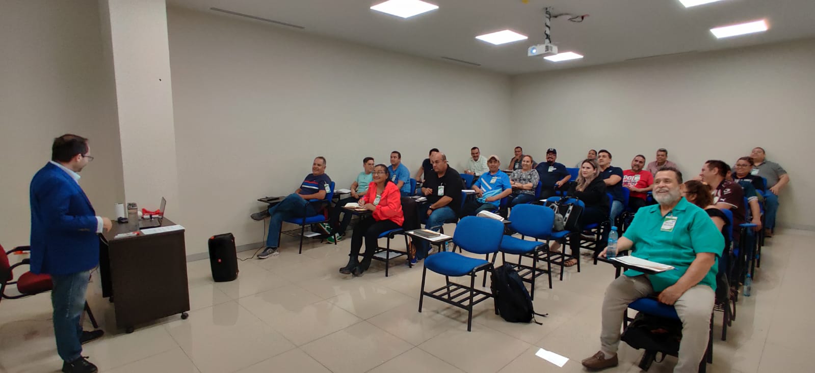 Ofrece CECADE cursos y diplomados para los trabajadores y sus familias