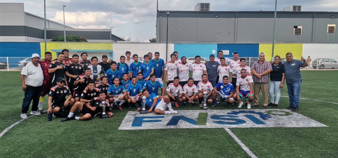 Conquista Liverpool título de Torneo de Fut 7 Schneider 2025